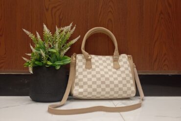 Stylish Checkered Pattern Crossbody Handbag for Women - Multi-Color Options