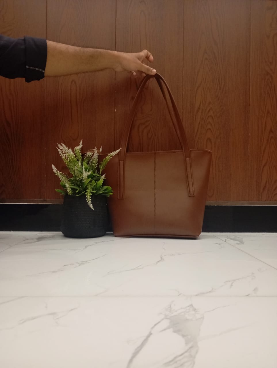 Chic Large Capacity Synthetic Leather Tote Bag for Women | Everyday Shoulder Handbag - Image 7